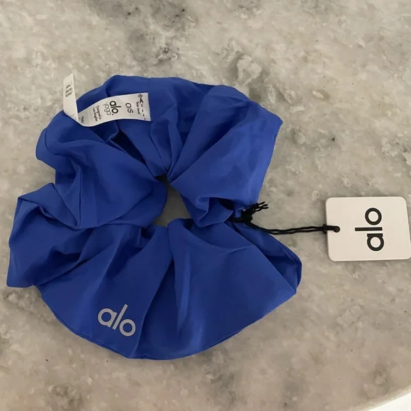 Alo Yoga Airlift Set - Picture 13 of 15